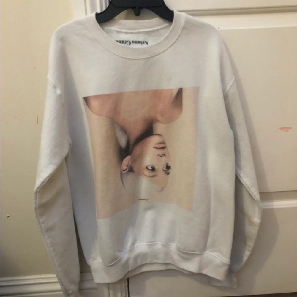 ariana grande crew neck